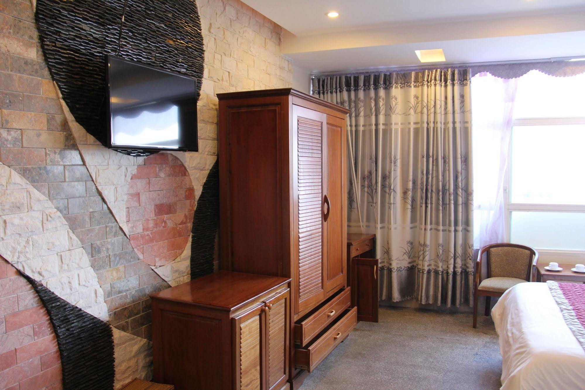 Trung Duong Da Nang Beach Hotel Extérieur photo