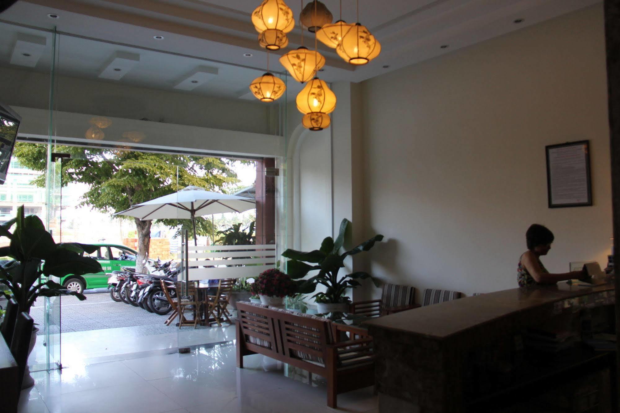 Trung Duong Da Nang Beach Hotel Extérieur photo