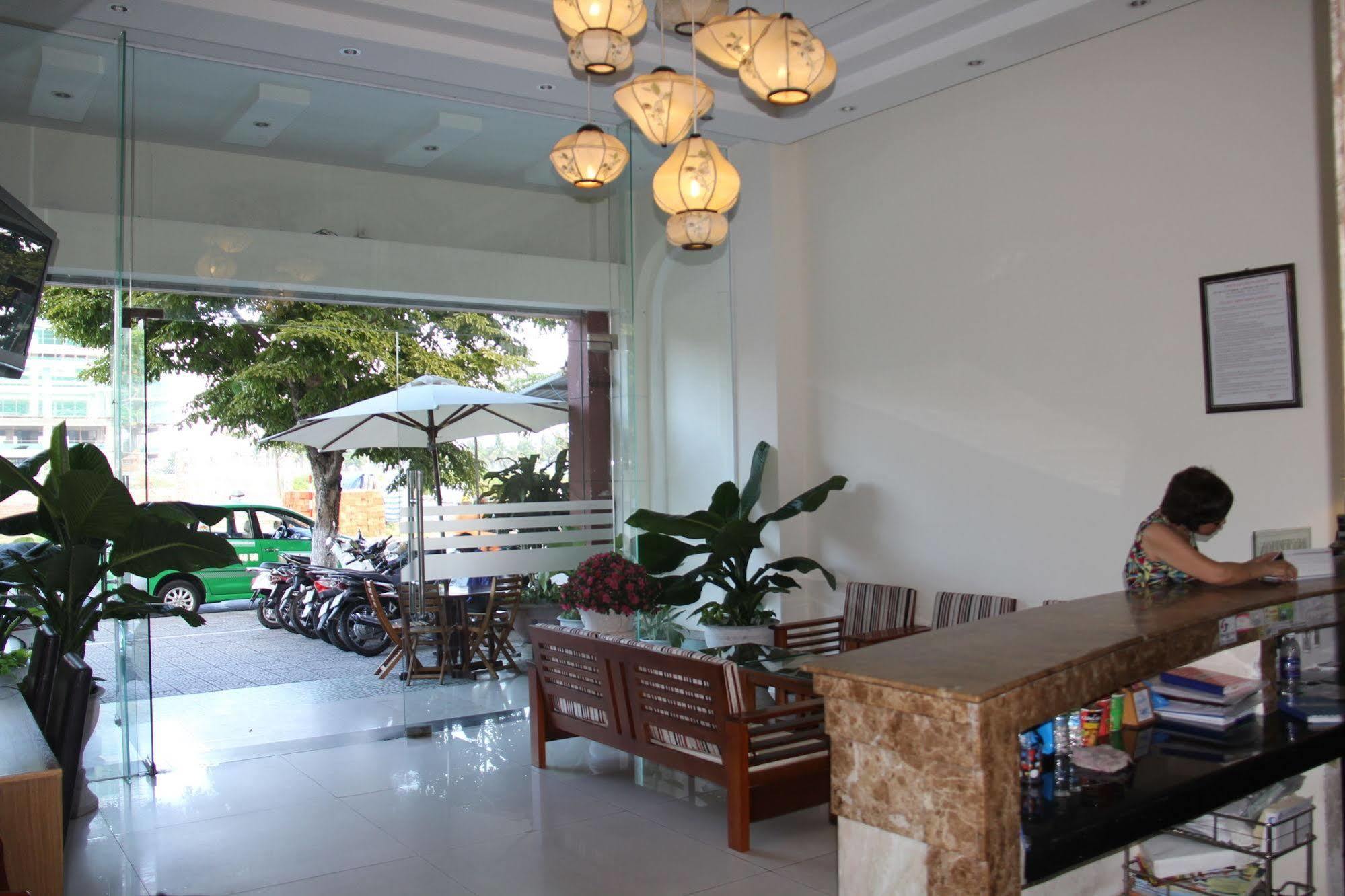 Trung Duong Da Nang Beach Hotel Extérieur photo